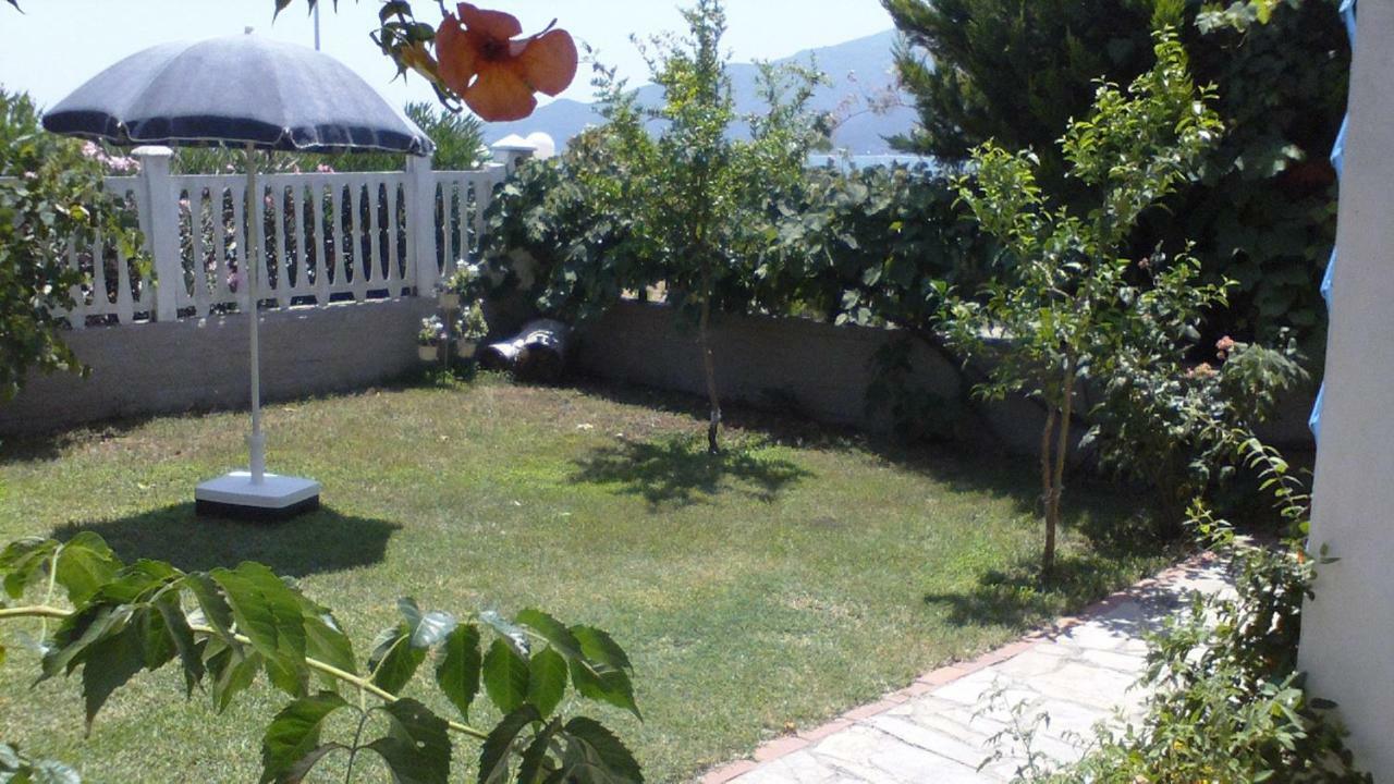 Villa Iris Vrasná 外观 照片
