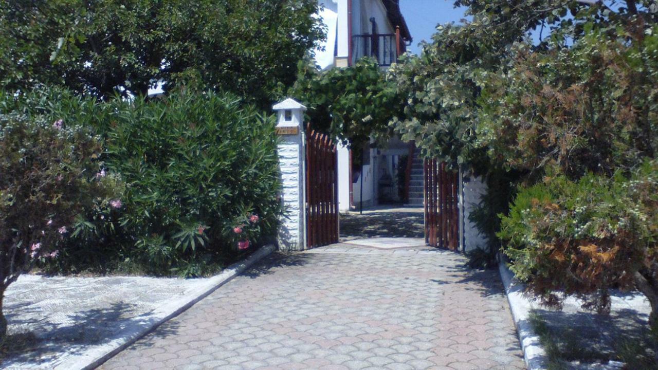 Villa Iris Vrasná 外观 照片